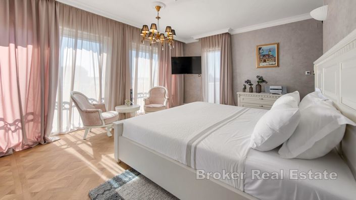 Image No.12-5 Bed Villa for sale