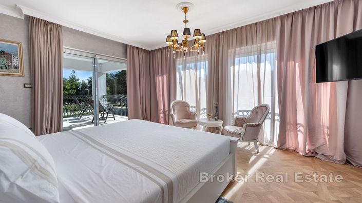 Image No.15-5 Bed Villa for sale