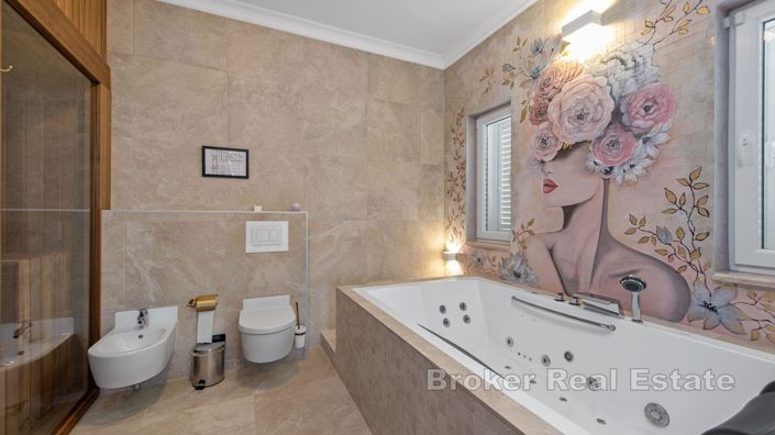 Image No.16-5 Bed Villa for sale