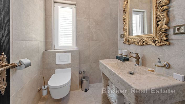 Image No.18-5 Bed Villa for sale