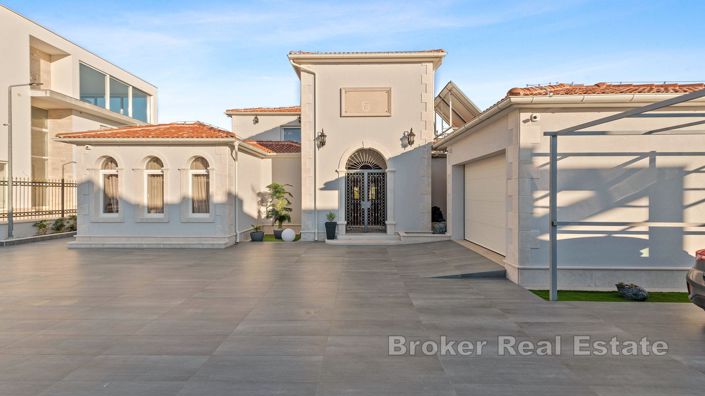Image No.24-5 Bed Villa for sale