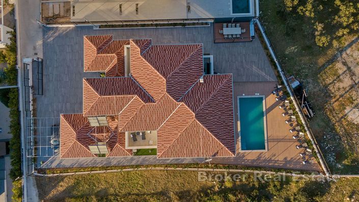 Image No.25-5 Bed Villa for sale