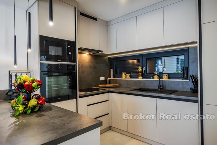 Image No.10-4 Bed Villa for sale