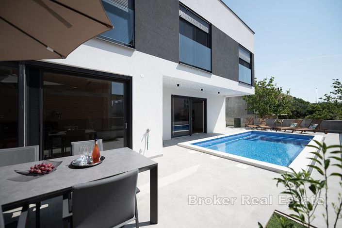 Image No.13-4 Bed Villa for sale