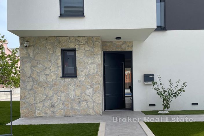 Image No.14-4 Bed Villa for sale