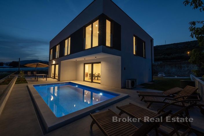 Image No.18-4 Bed Villa for sale