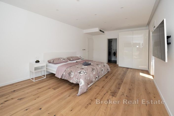 Image No.6-4 Bed Villa for sale