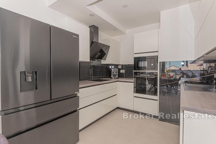 Image No.10-4 Bed Villa for sale