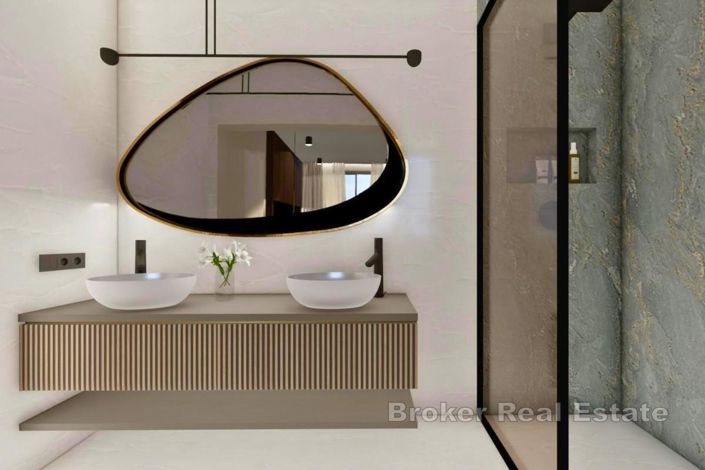 Image No.8-8 Bed Villa for sale