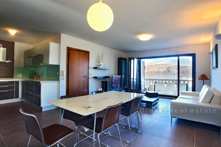 Image No.10-8 Bed Villa for sale