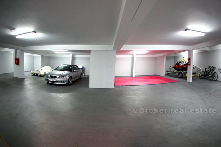 Image No.20-8 Bed Villa for sale