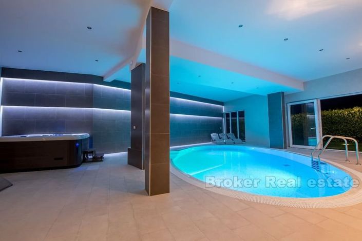 Image No.16-5 Bed Villa for sale