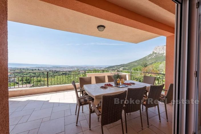 Image No.2-5 Bed Villa for sale