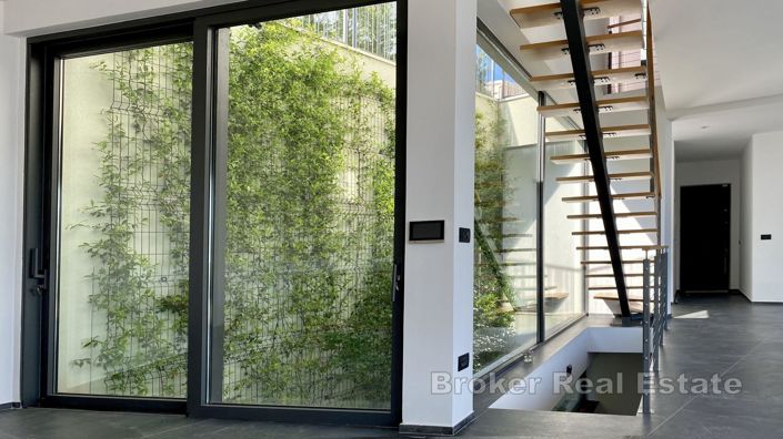 Image No.7-4 Bed Villa for sale