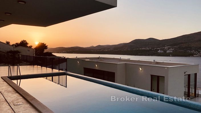 Image No.3-4 Bed Villa for sale