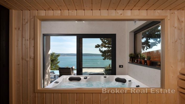 Image No.10-6 Bed Villa for sale