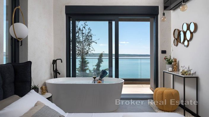 Image No.12-6 Bed Villa for sale