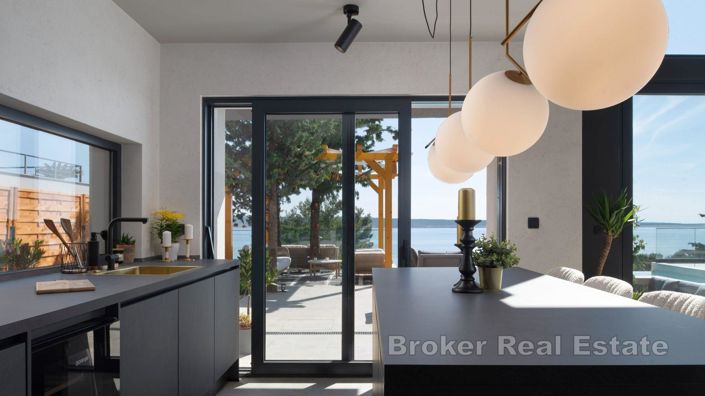 Image No.6-6 Bed Villa for sale