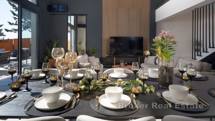 Image No.7-6 Bed Villa for sale