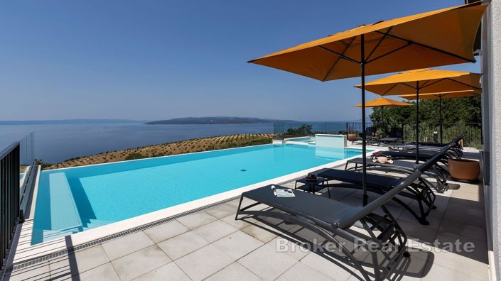 Image No.5-16 Bed Villa for sale