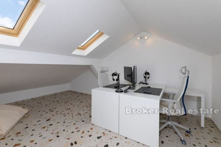 Image No.12-5 Bed Villa for sale