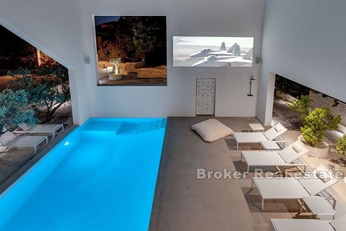 Image No.14-5 Bed Villa for sale