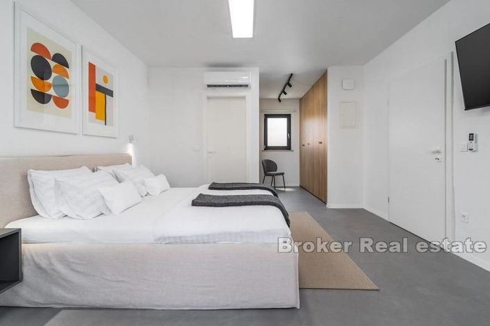 Image No.7-5 Bed Villa for sale