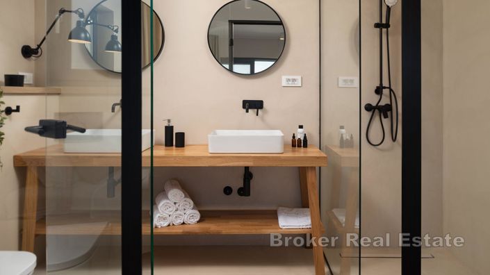 Image No.10-4 Bed Villa for sale