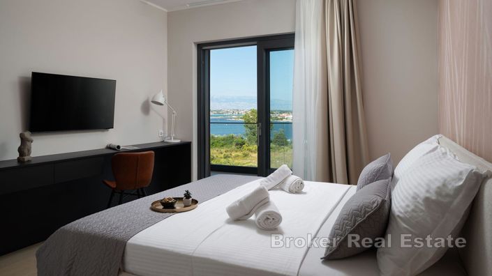 Image No.12-4 Bed Villa for sale