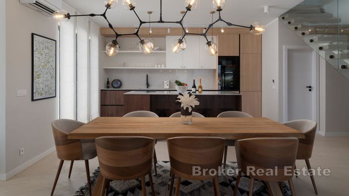 Image No.6-4 Bed Villa for sale