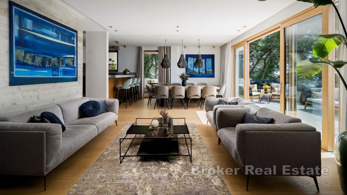 Image No.5-7 Bed Villa for sale