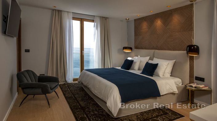 Image No.9-7 Bed Villa for sale