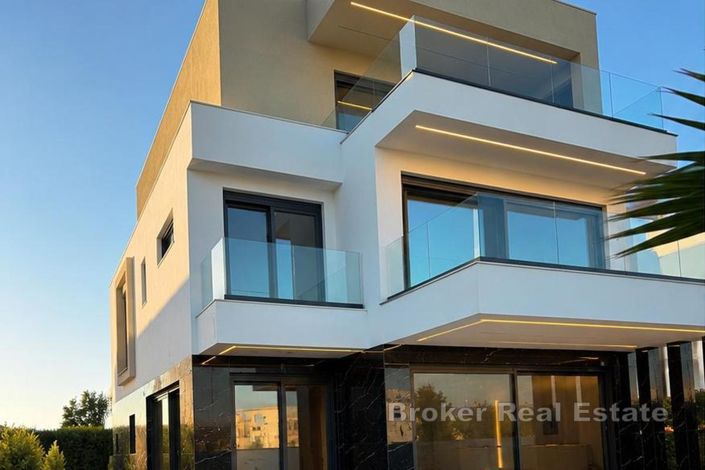Image No.15-4 Bed Villa for sale