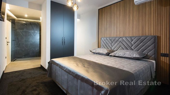 Image No.10-2 Bed Villa for sale