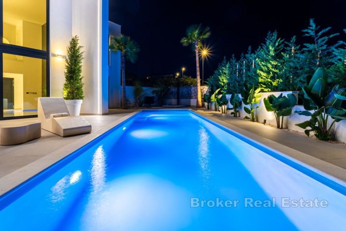 Image No.18-4 Bed Villa for sale