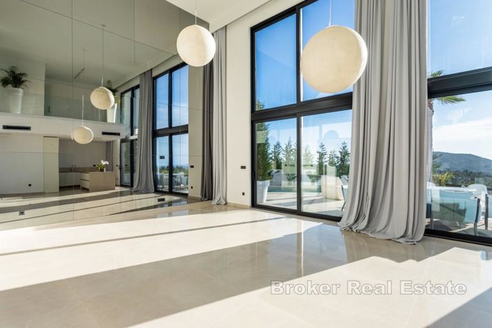 Image No.6-4 Bed Villa for sale