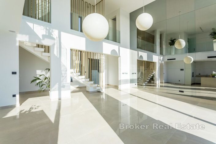 Image No.8-4 Bed Villa for sale