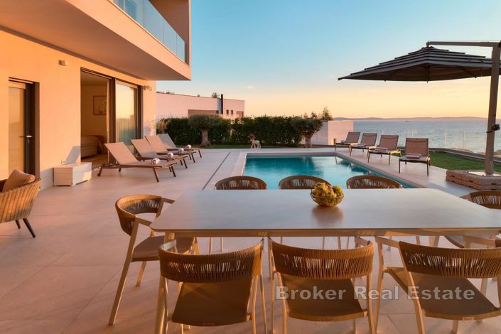 Image No.3-5 Bed Villa for sale