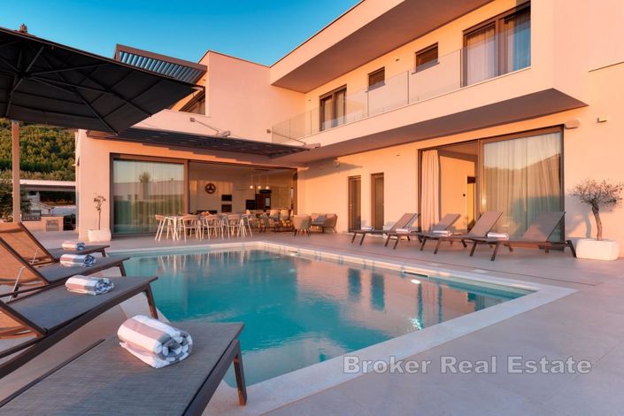 Image No.5-5 Bed Villa for sale