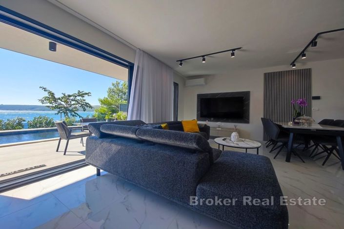 Image No.10-4 Bed Villa for sale