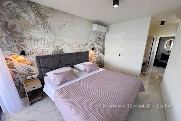 Image No.12-4 Bed Villa for sale