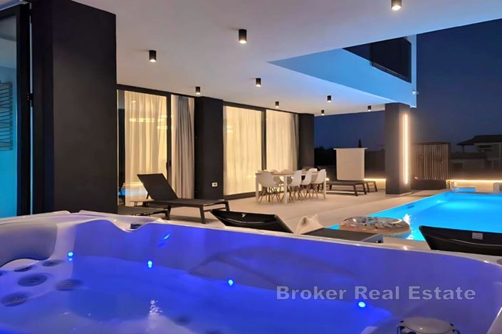 Image No.13-3 Bed Villa for sale