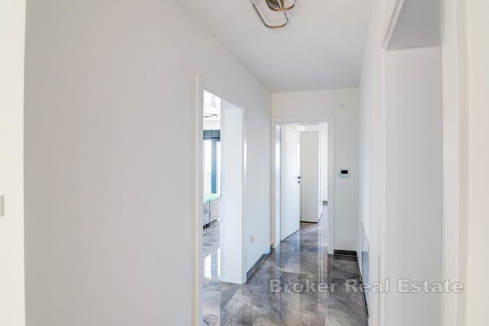 Image No.13-6 Bed Villa for sale