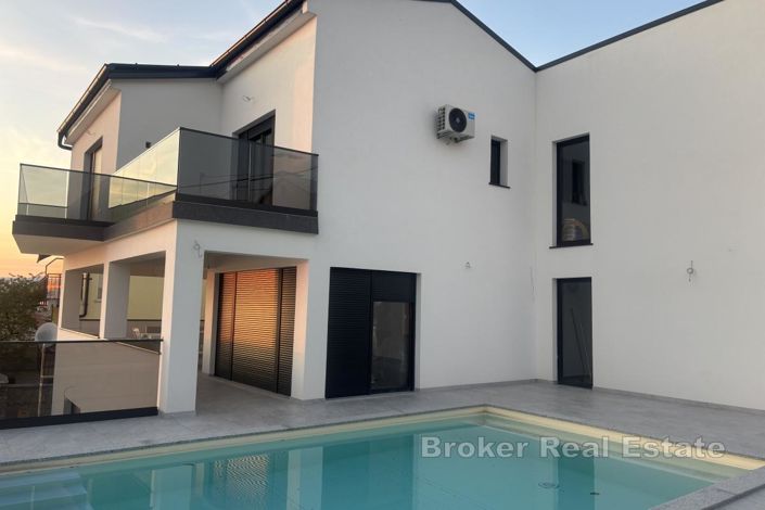 Image No.16-6 Bed Villa for sale