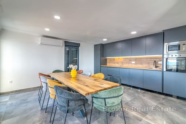 Image No.7-6 Bed Villa for sale