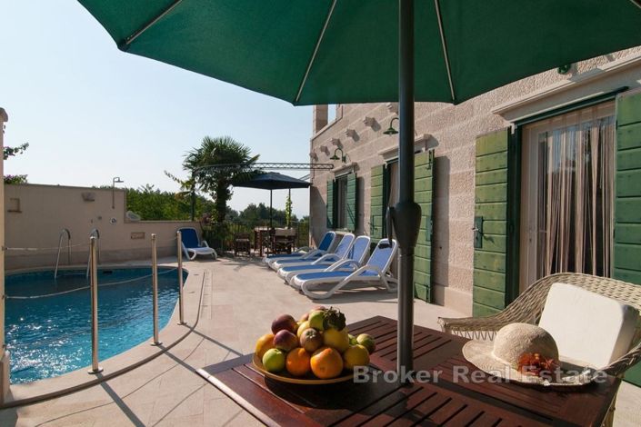 Image No.2-Villa de 4 chambres à vendre à Brac