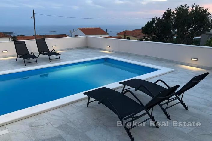 Image No.10-2 Bed Villa for sale