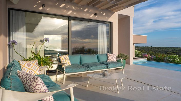 Image No.14-4 Bed Villa for sale