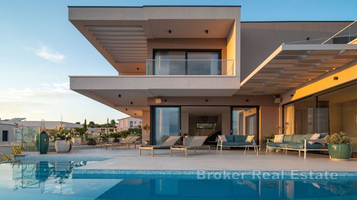 Image No.15-4 Bed Villa for sale