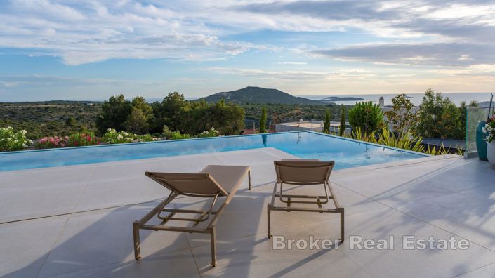 Image No.17-4 Bed Villa for sale